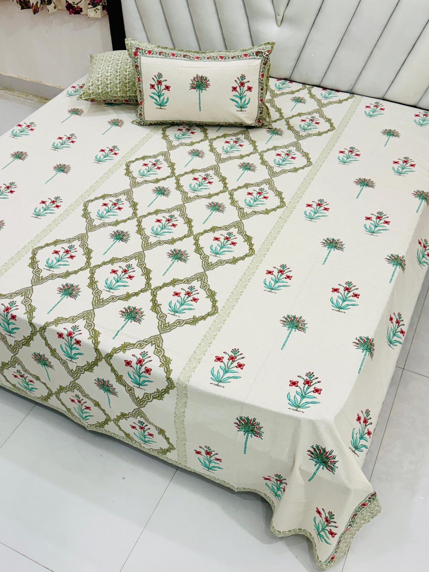 Soft Green Floral Grid King Size Cotton Bedsheet with Reversible Pillow Covers