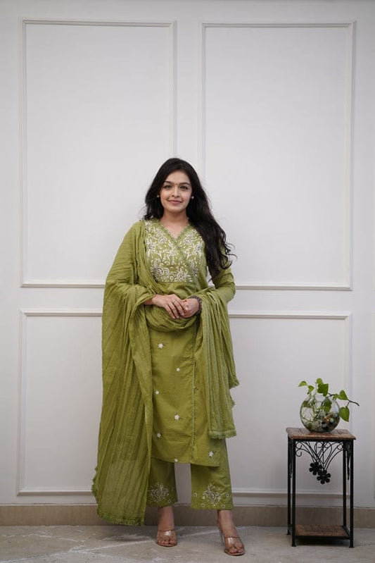 Parrot Embroidered Cotton Set – Brand Showroom Exclusive