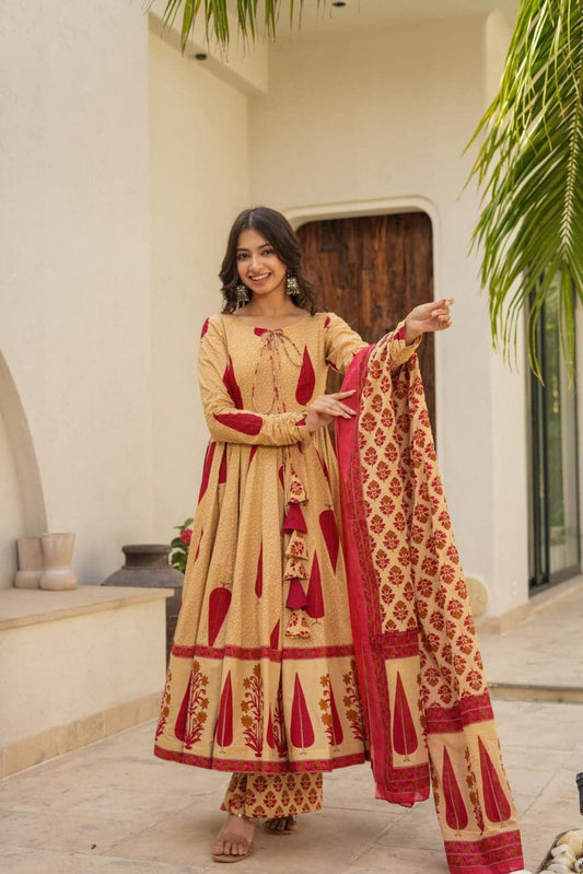 💓 New Arrival – Elegant Anarkali Kurta Set 💓